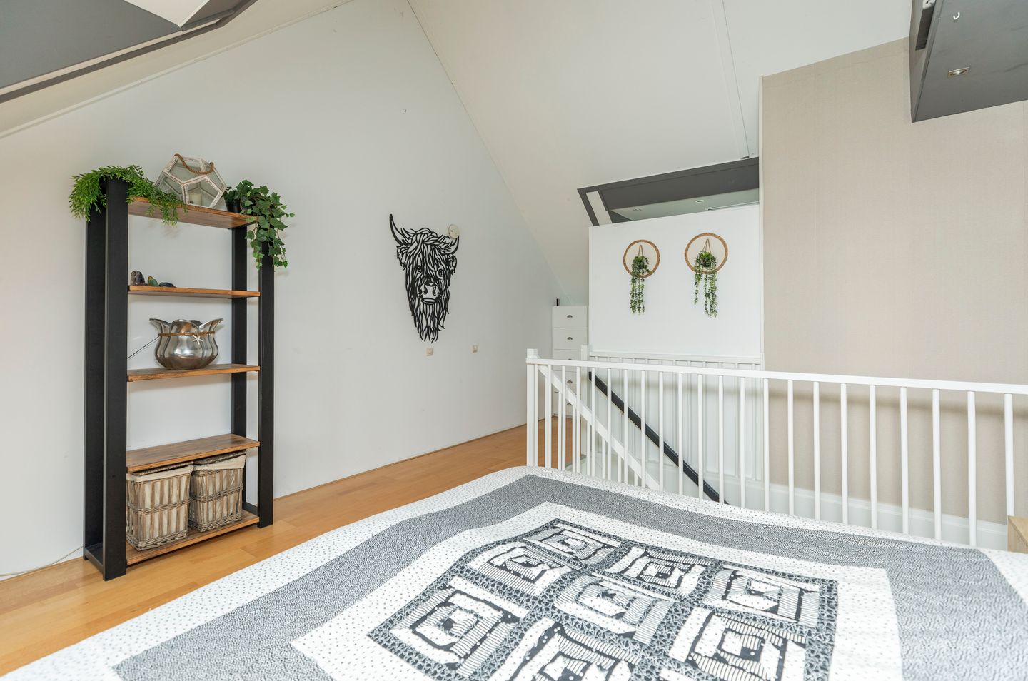 Spacious Extended Semi-Detached Home with Garage and Sunny Southeast-Facing Garden — 29