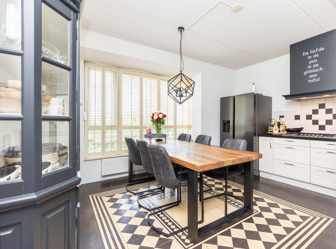 Spacious Extended Semi-Detached Home with Garage and Sunny Southeast-Facing Garden — 13