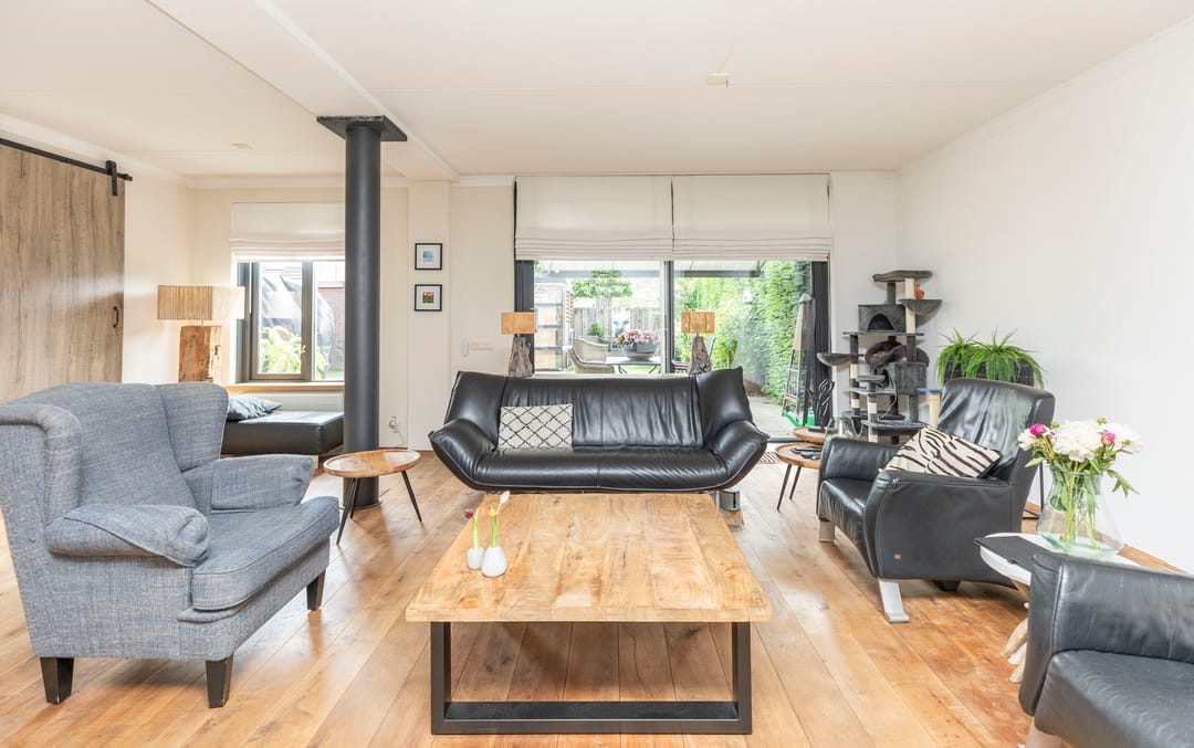 Spacious Extended Semi-Detached Home with Garage and Sunny Southeast-Facing Garden — 11