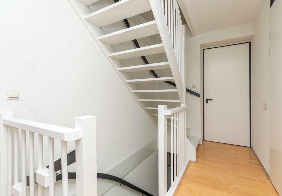 Spacious Extended Semi-Detached Home with Garage and Sunny Southeast-Facing Garden — 17