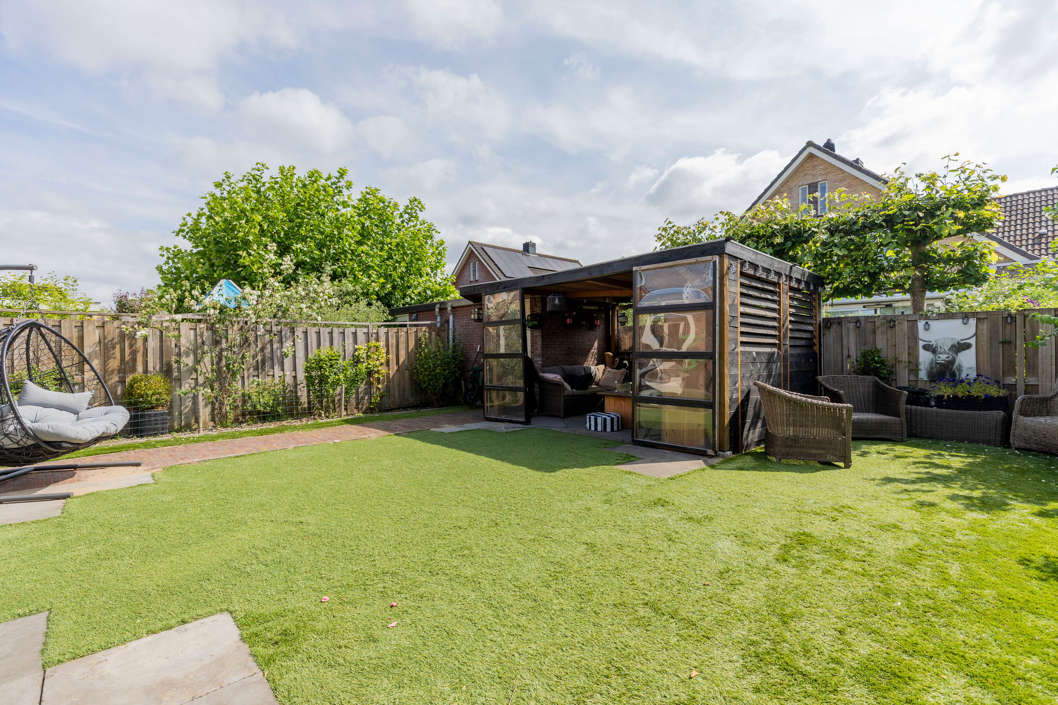 Spacious Extended Semi-Detached Home with Garage and Sunny Southeast-Facing Garden — 36