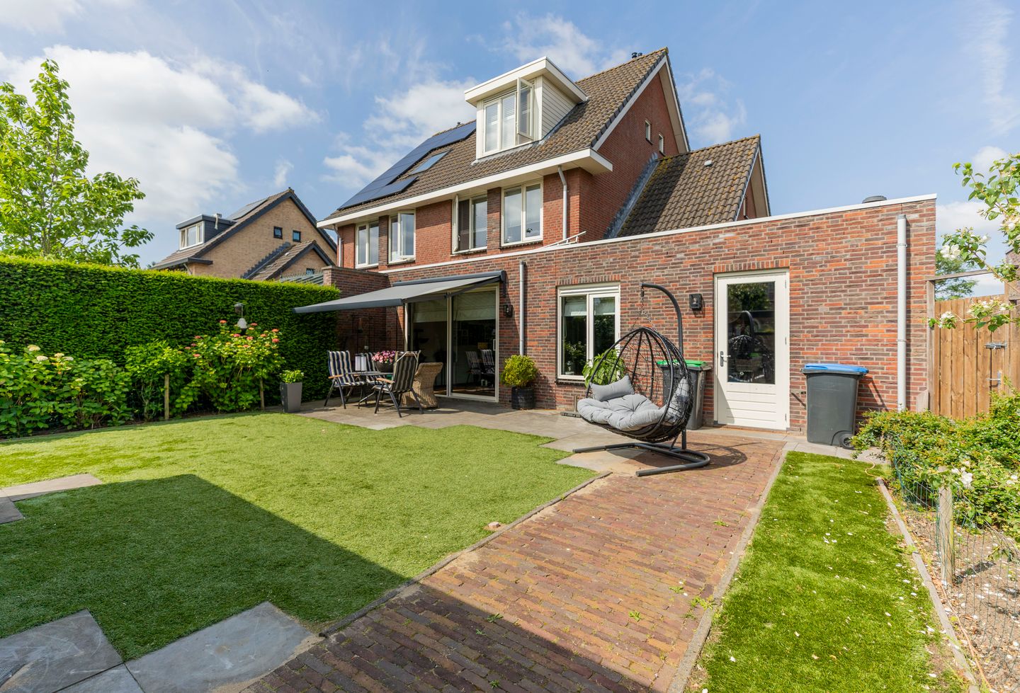 Spacious Extended Semi-Detached Home with Garage and Sunny Southeast-Facing Garden — 40