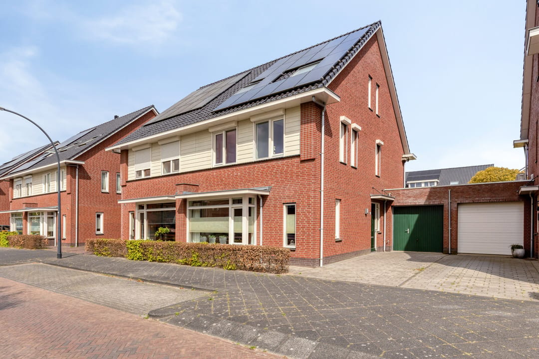 Foto 1 van Voorschotenstraat 81