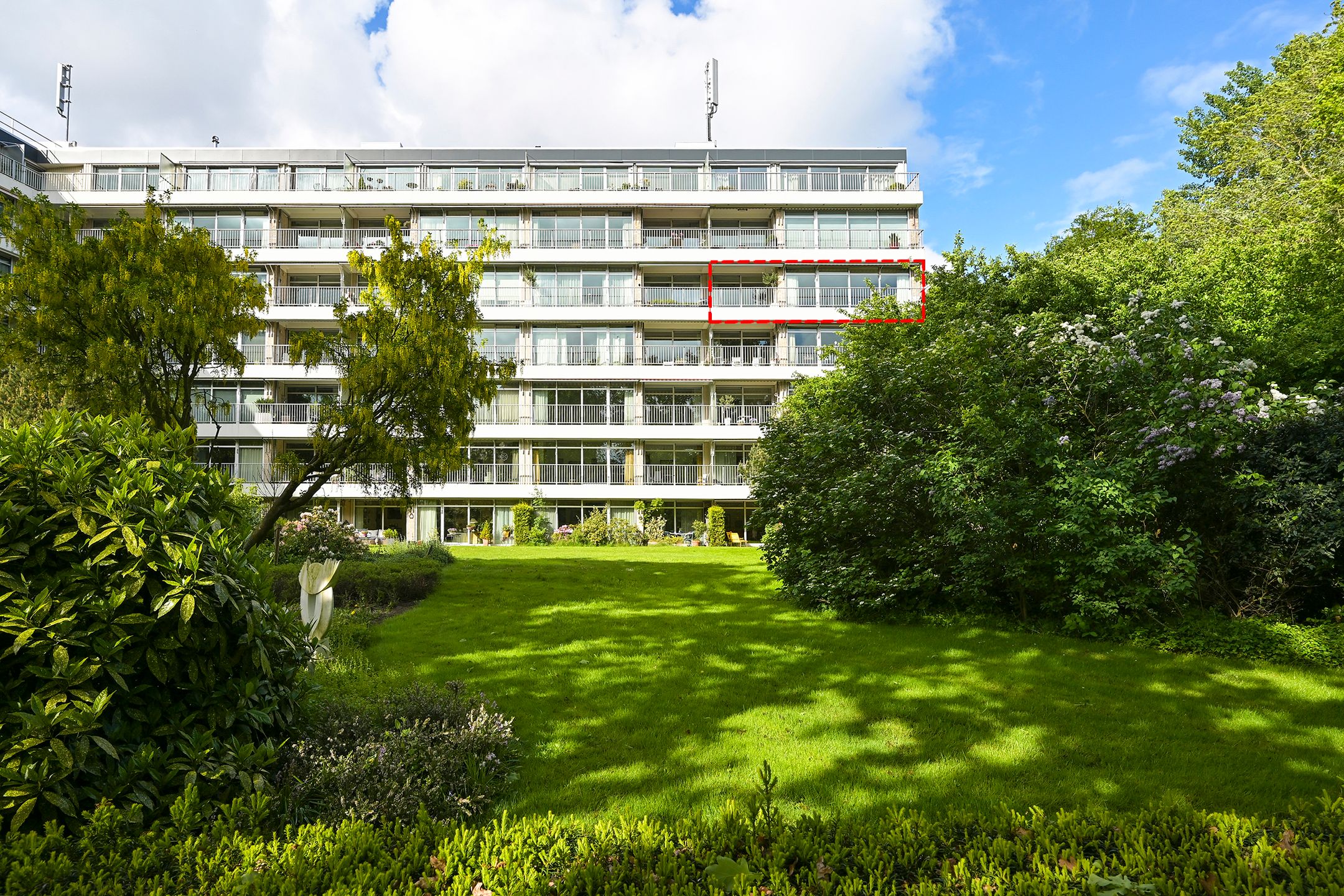 Apartment in 's-Gravenhage, Duinzigt, Haagse Hout - More