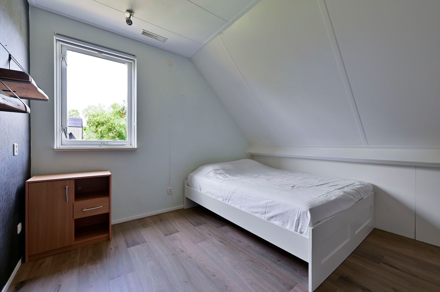 Spacious detached family home with garage and 5 bedrooms in Westwoud — 25