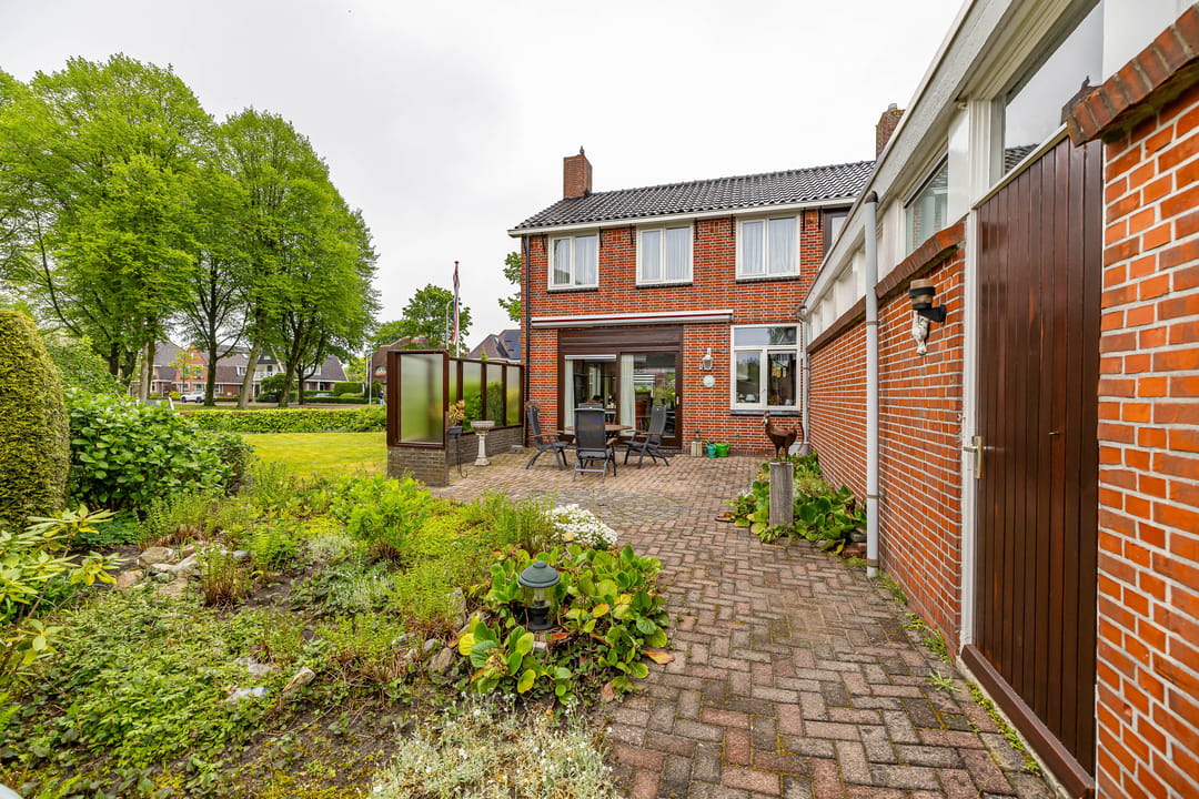 Foto 41 van Burgemeester Bartelsstr 1