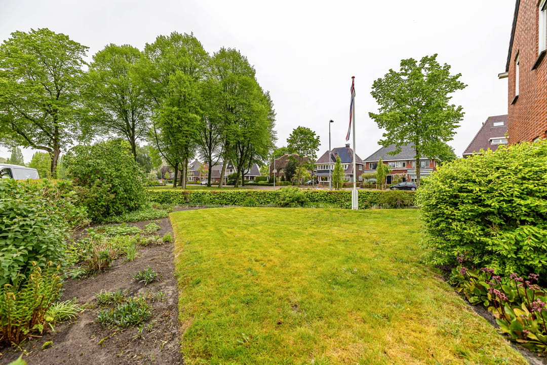 Foto 46 van Burgemeester Bartelsstr 1