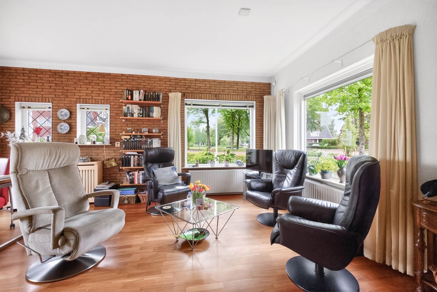 Foto 10 van Burgemeester Bartelsstr 1