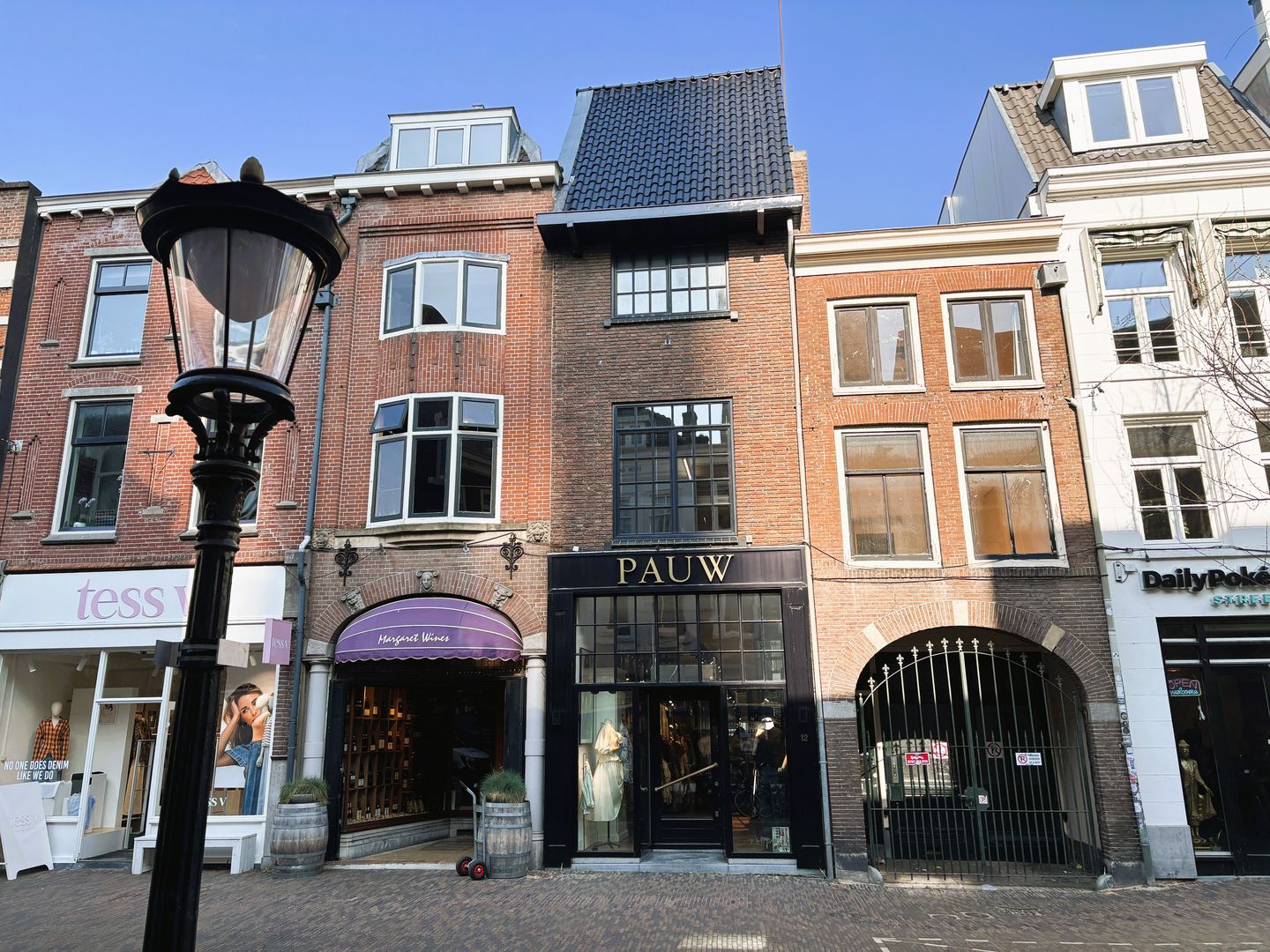 View photo 1 of Oudkerkhof 12