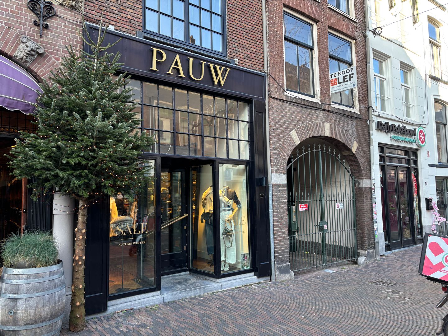View photo 2 of Oudkerkhof 12