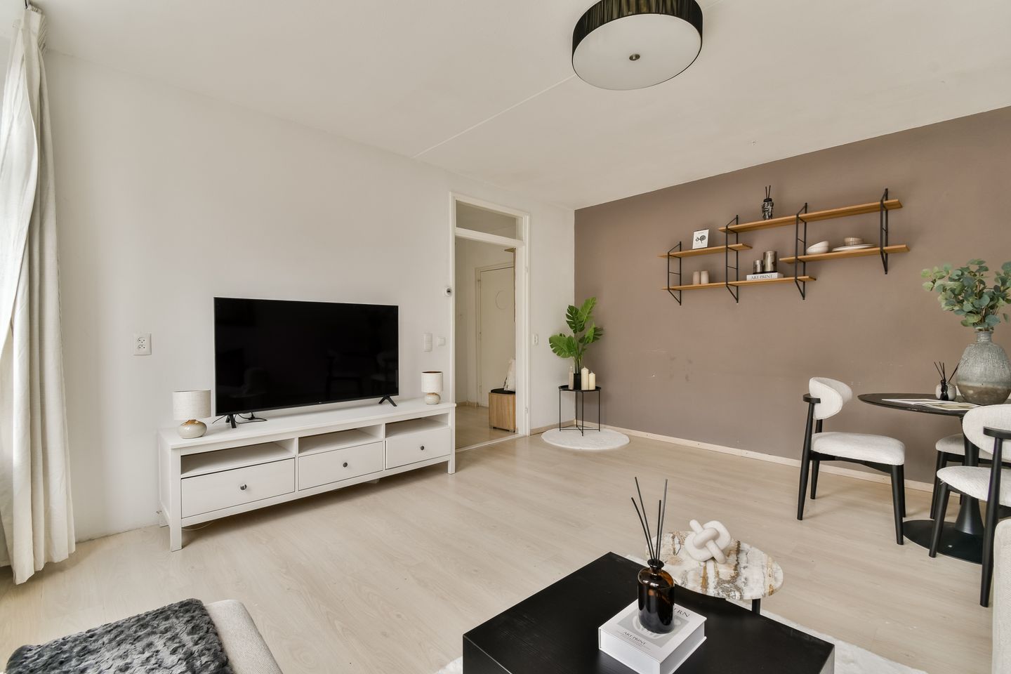 Photo 4 of Van Beuningenstraat 67