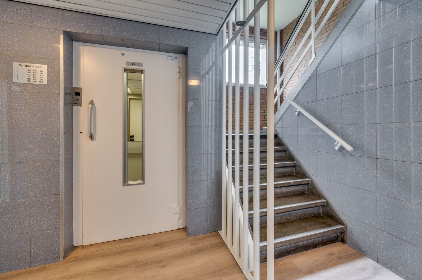 Photo 5 of Albert Cuypstraat 100