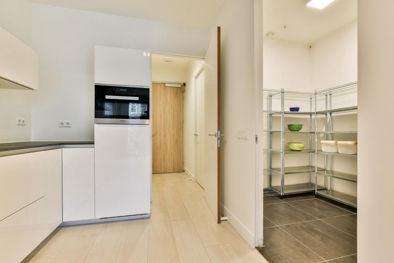 Photo 19 of Ferdinand Bolstraat 136-B