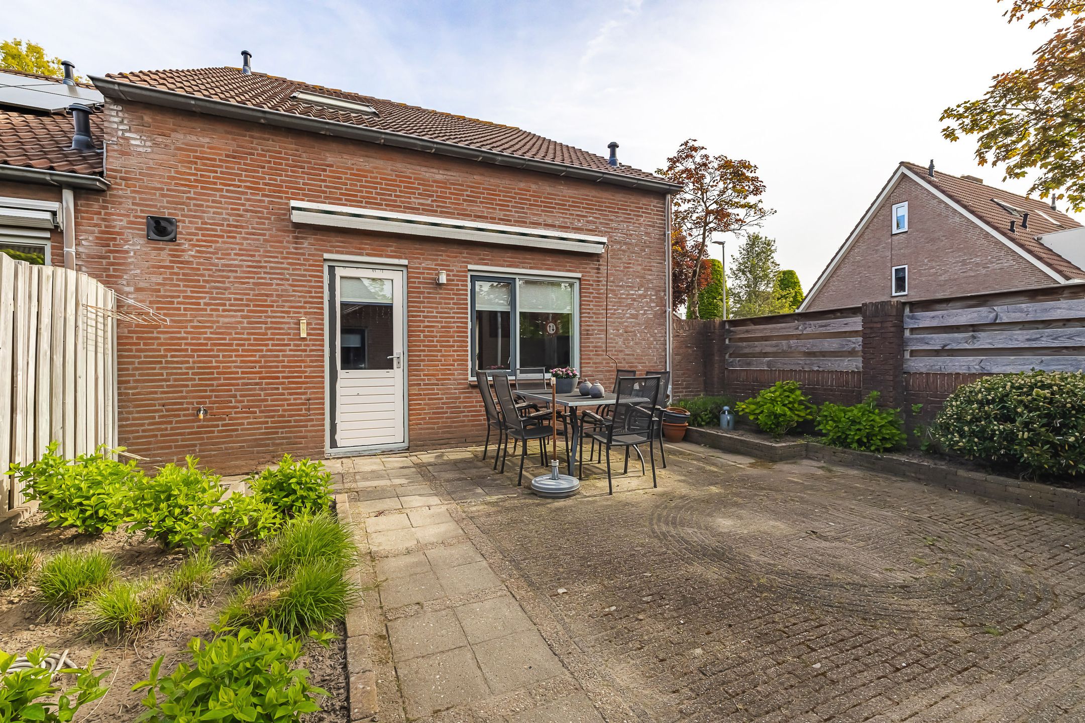 Spacious corner home with garage in peaceful Klein Zundert — 33