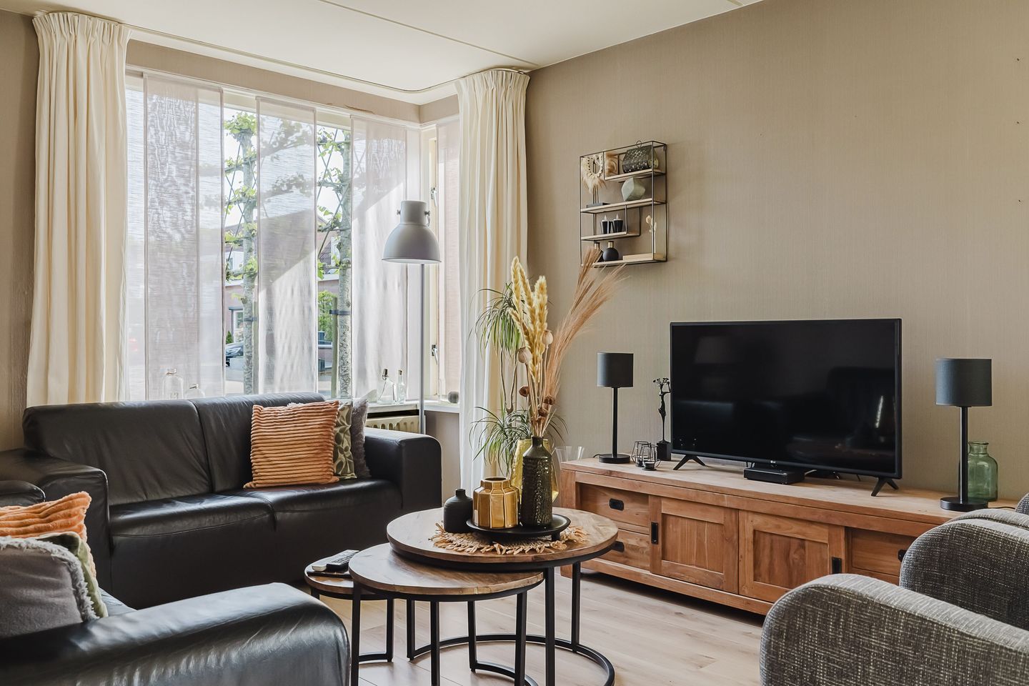 Spacious corner home with garage in peaceful Klein Zundert — 19