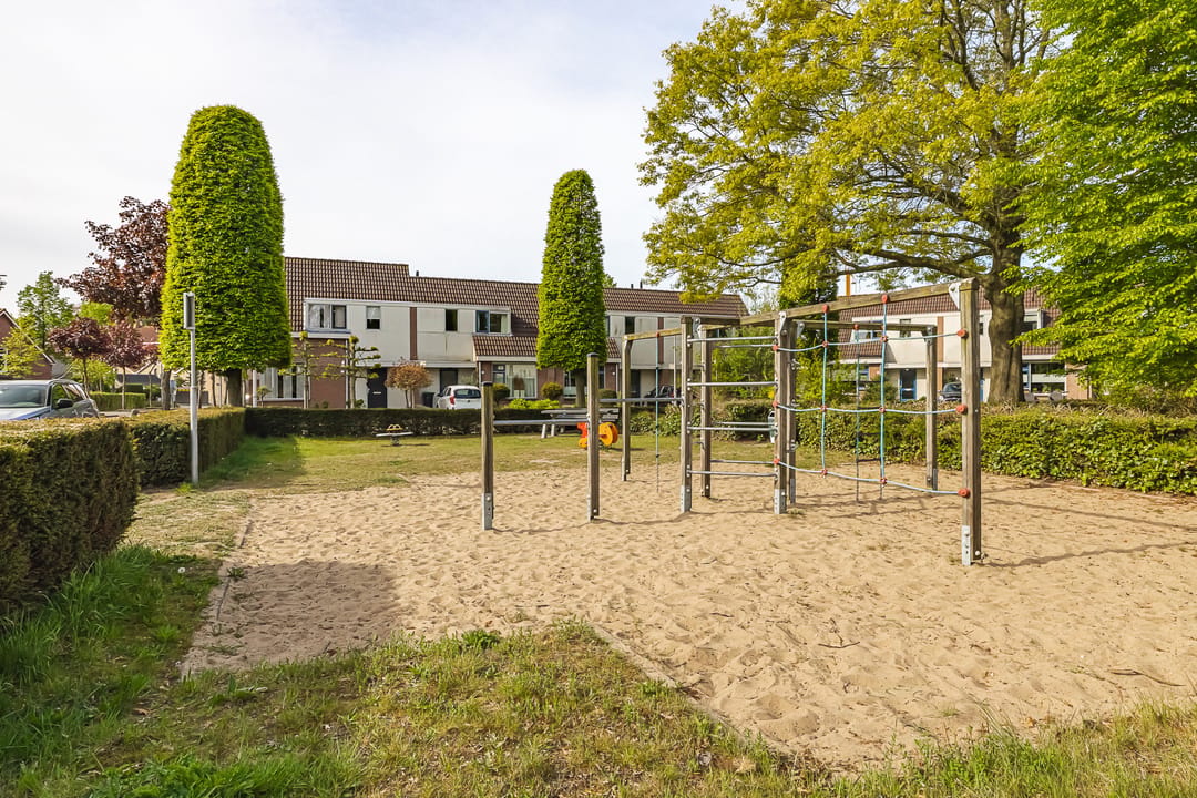 Spacious corner home with garage in peaceful Klein Zundert — 38