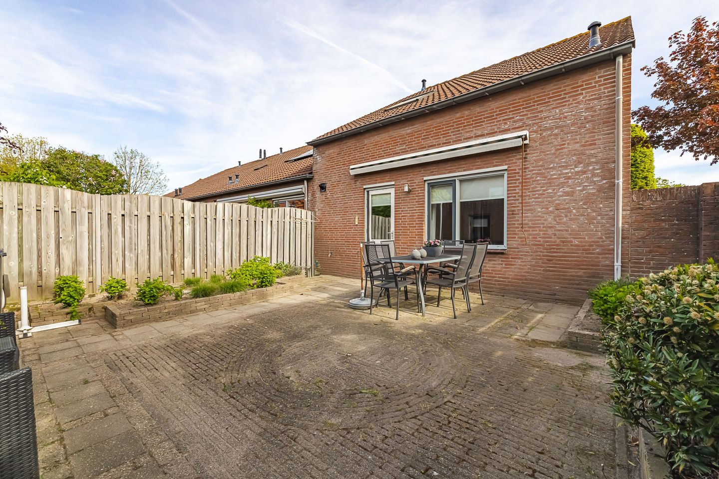 Spacious corner home with garage in peaceful Klein Zundert — 34