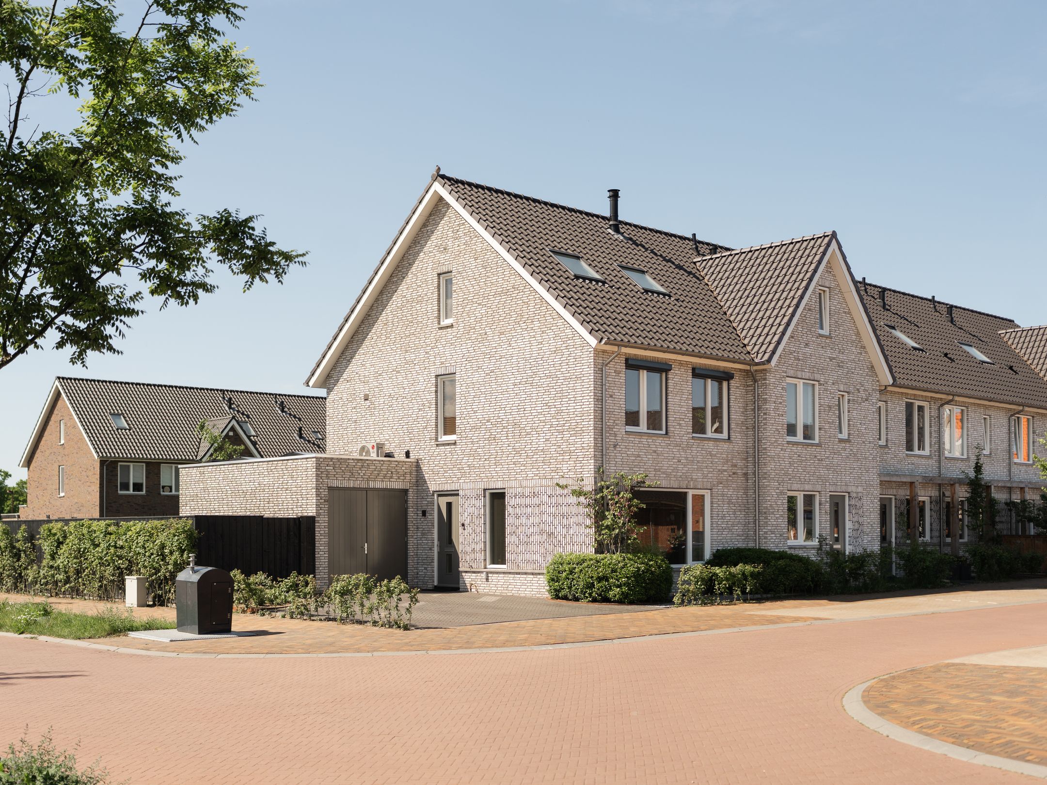 T. van Zwetselaarstraat 1 