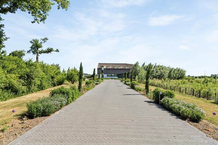 Photo 2 of Middelweg 83-B