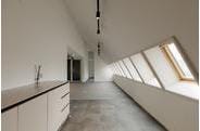 View photo 2 of Pilotenstraat 43-C