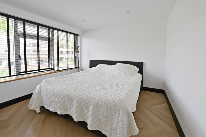 Hoekwoning te koop: De Savornin Lohmanlaan 10, Huizen