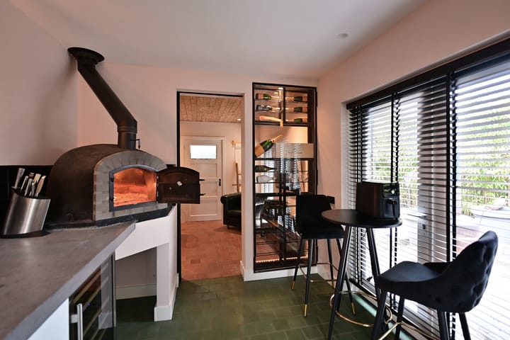 Hoekwoning te koop: De Savornin Lohmanlaan 10, Huizen