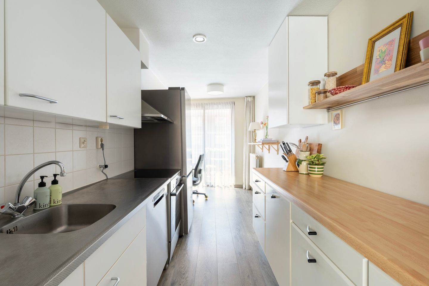 Photo 10 of Hondiusstraat 10-B