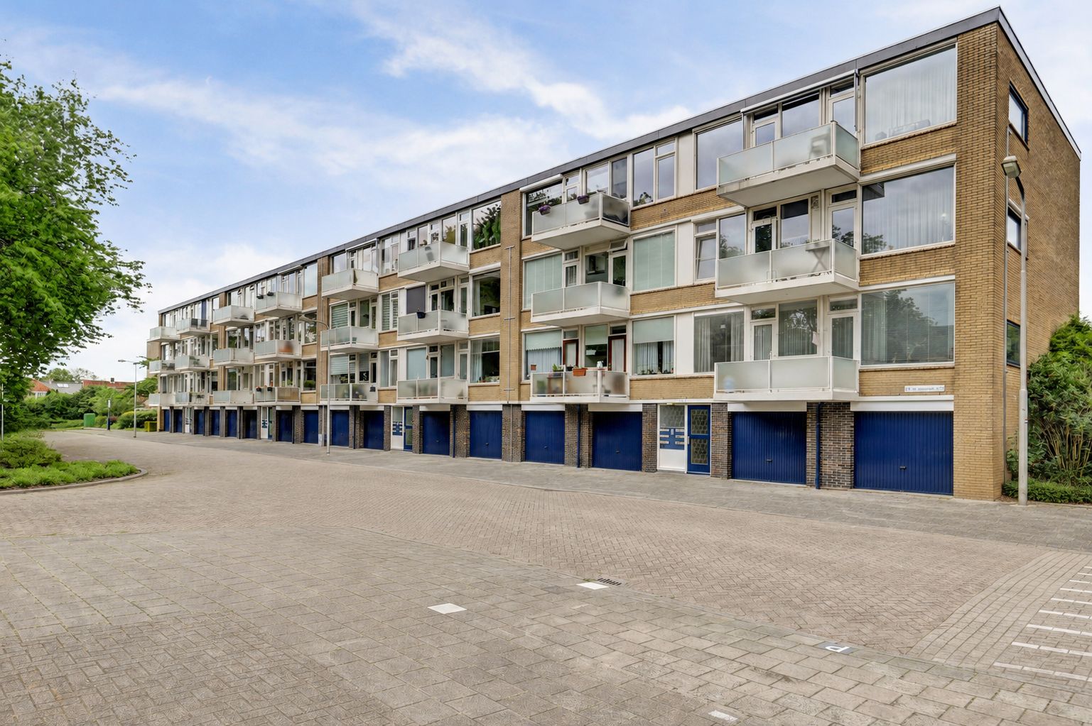 A.M. de Jongstraat 16 