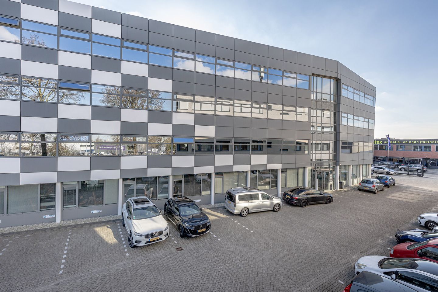 Bekijk foto 4 van Meerenakkerplein 20