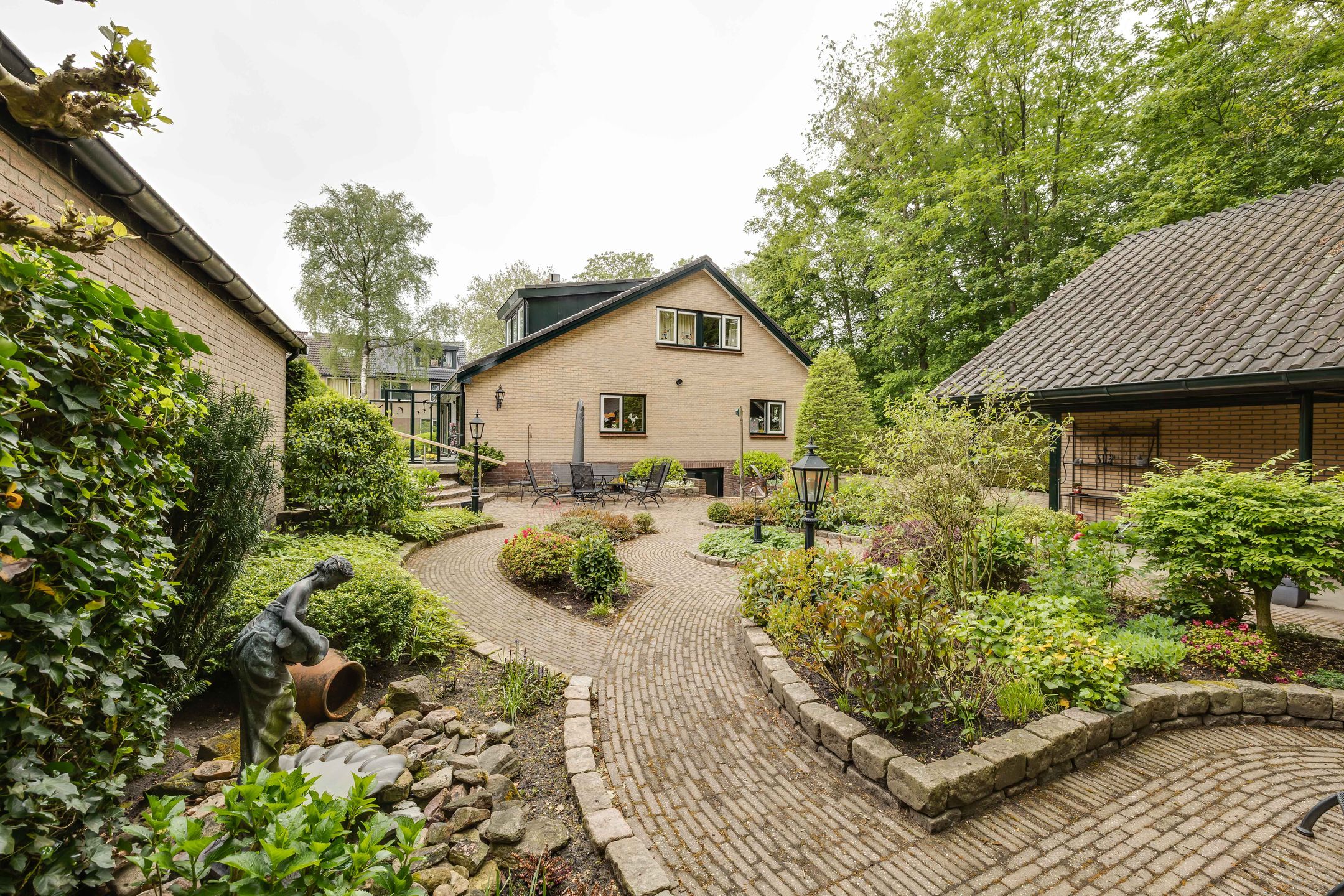 Photo 30 of Waldeck-Pyrmontstraat 22