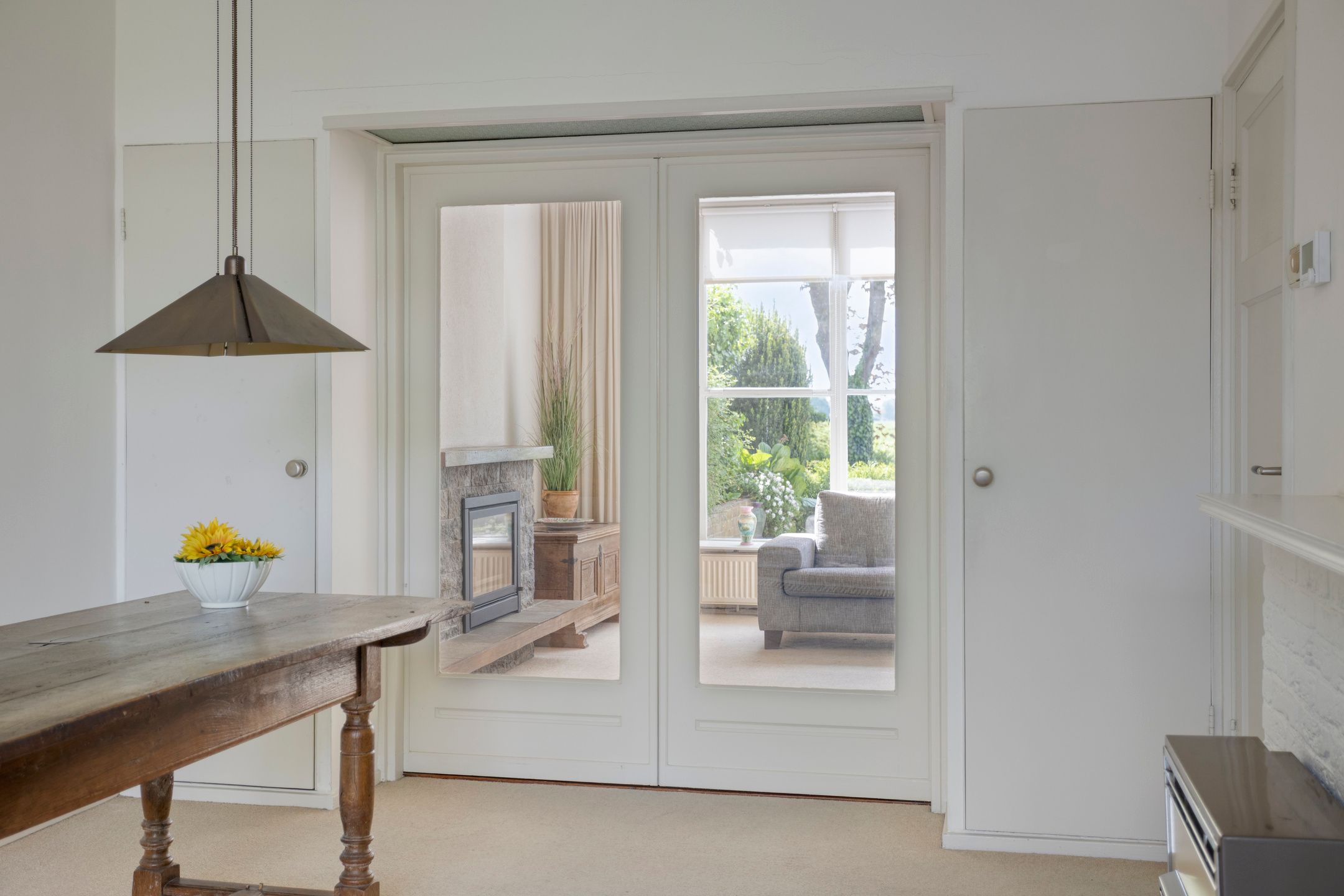 Spacious 1950s terraced home with panoramic IJssel river views — 15