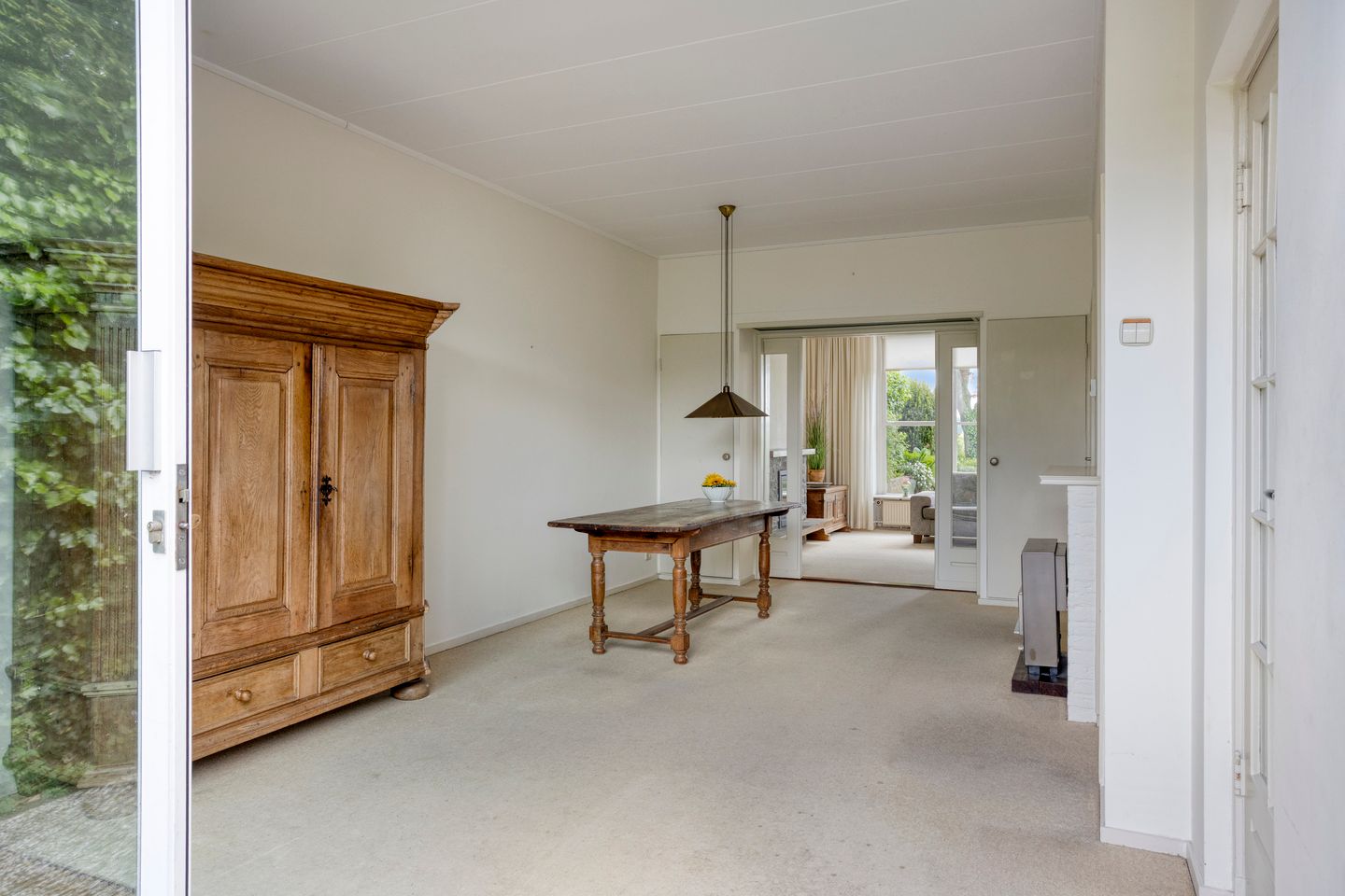 Spacious 1950s terraced home with panoramic IJssel river views — 14