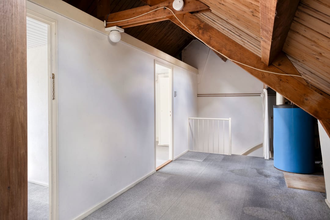 Spacious 1950s terraced home with panoramic IJssel river views — 41