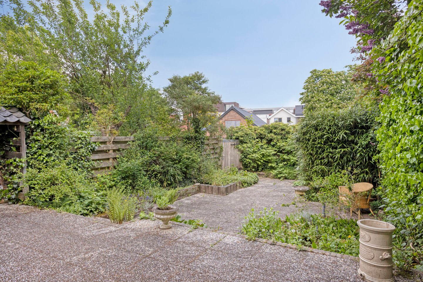 Spacious 1950s terraced home with panoramic IJssel river views — 50
