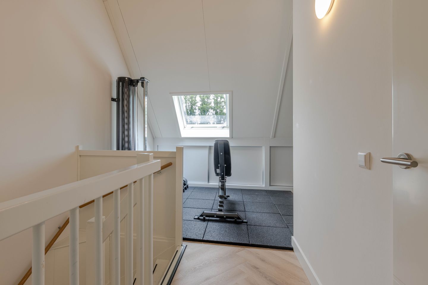 Photo 40 of Warmoldstraat 77-B