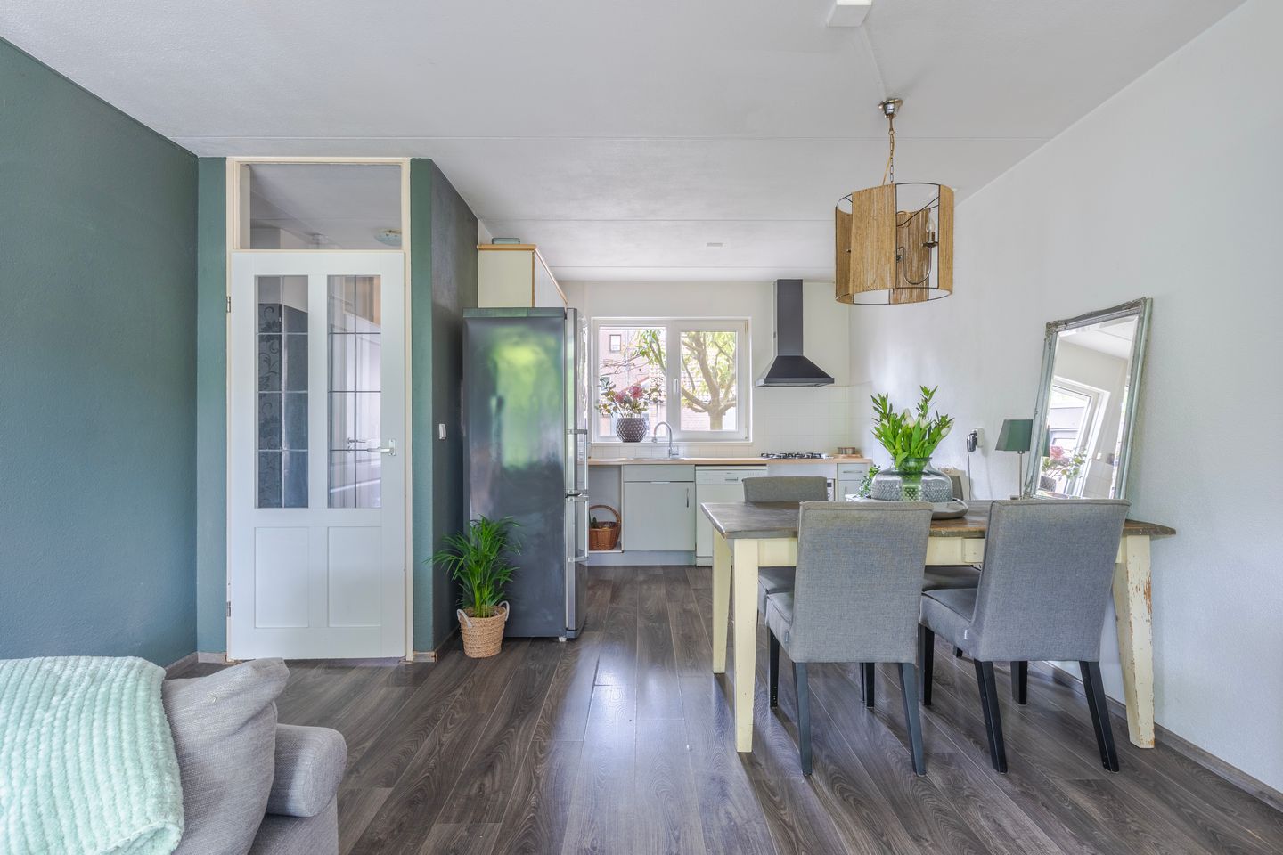 Spacious Family Home with Deep Garden and Private Driveway in Huissen — 10