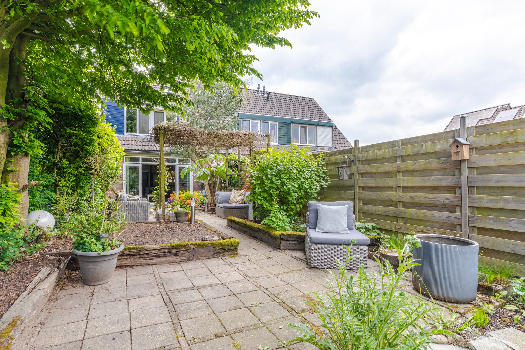 Spacious Family Home with Deep Garden and Private Driveway in Huissen — 18