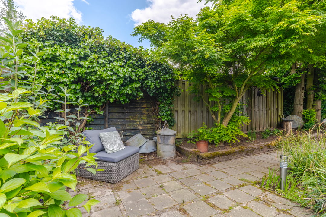 Spacious Family Home with Deep Garden and Private Driveway in Huissen — 32