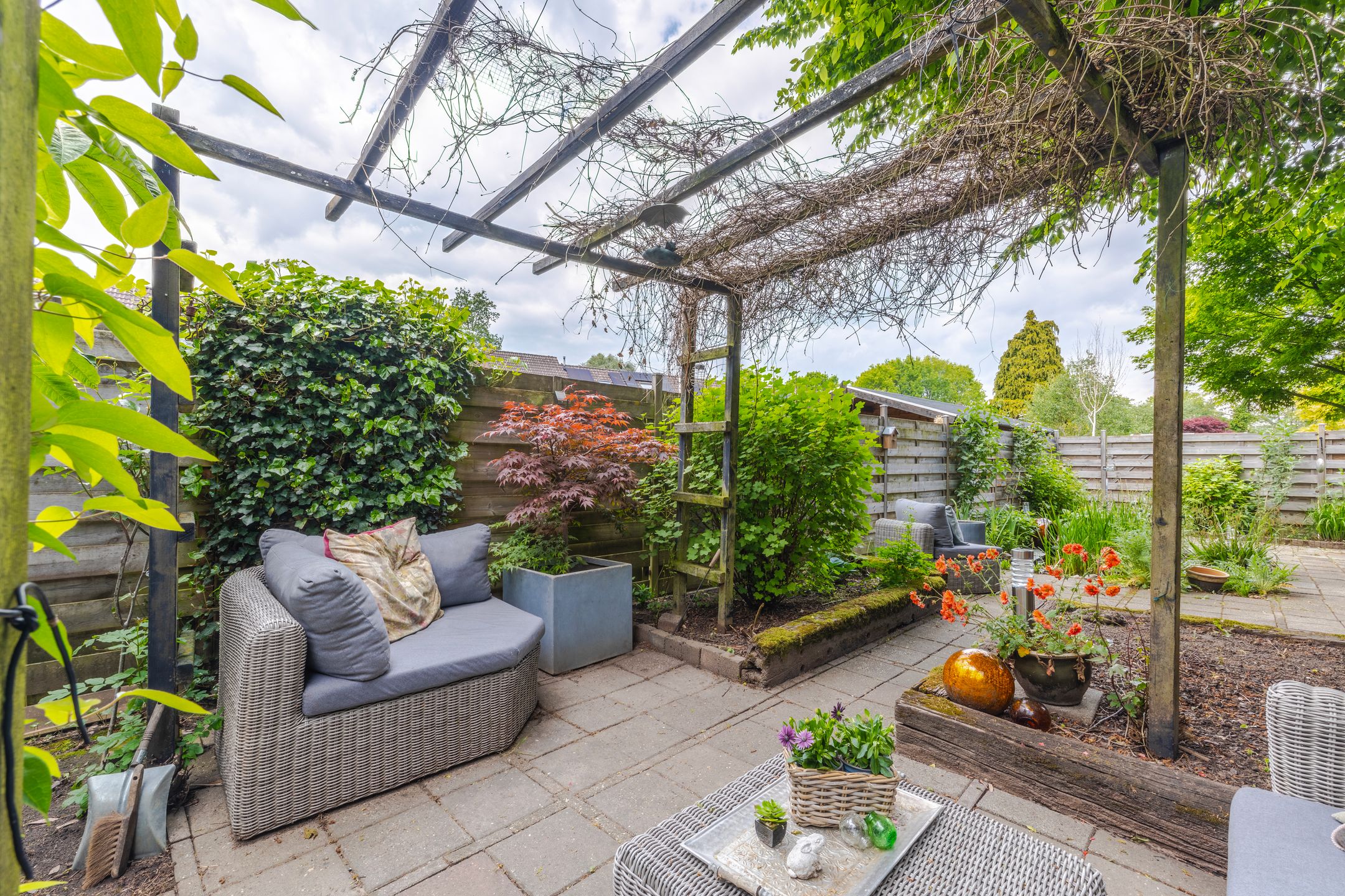 Spacious Family Home with Deep Garden and Private Driveway in Huissen — 36