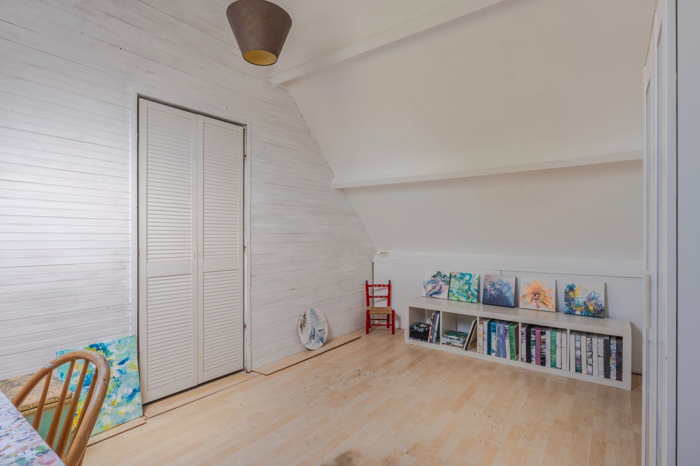 Spacious Family Home with Deep Garden and Private Driveway in Huissen — 29