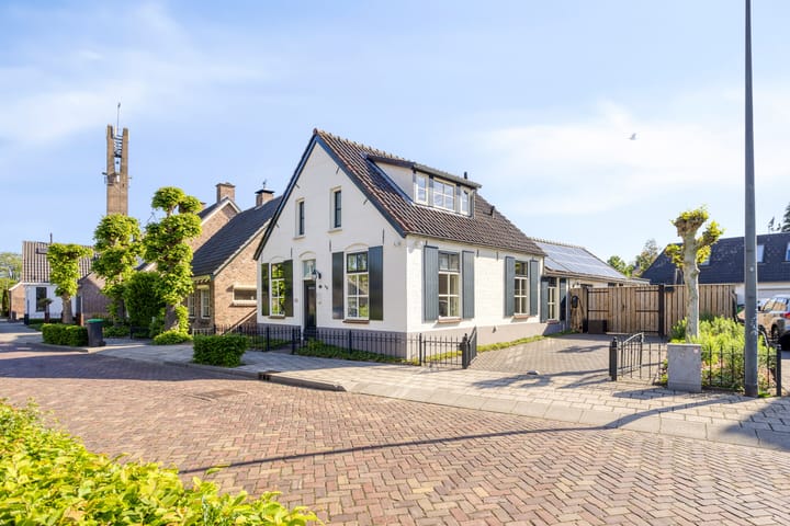 Burgemeester Buskensstraat 22