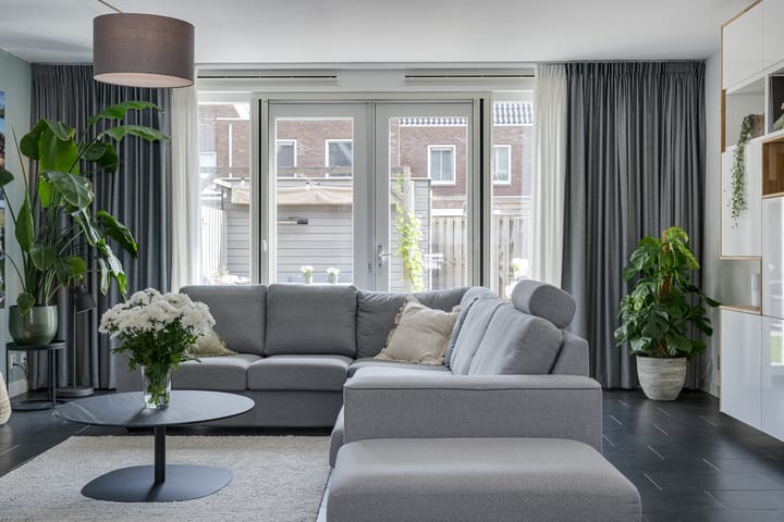 Tussenwoning te koop: Rechtsbuitenstraat 17, Kudelstaart
