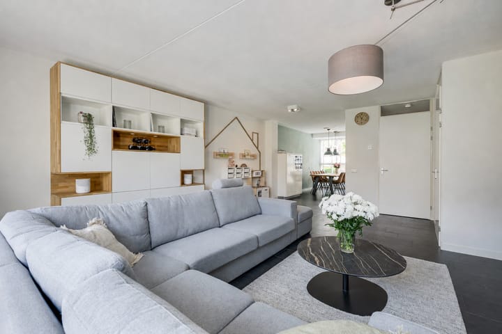 Tussenwoning te koop: Rechtsbuitenstraat 17, Kudelstaart