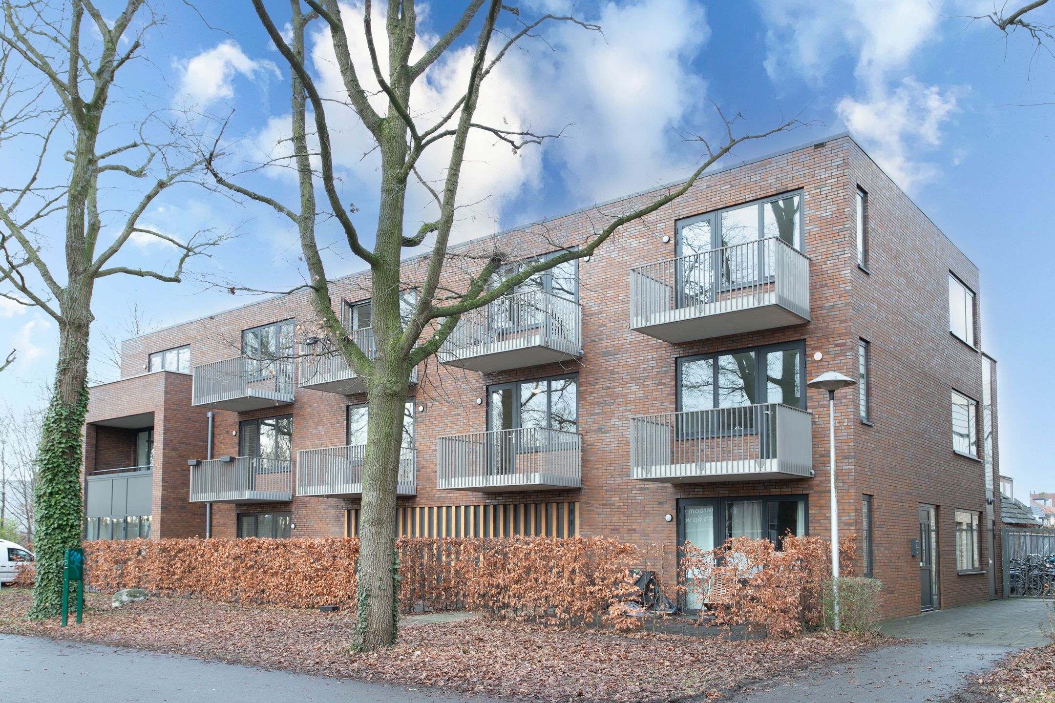 Light and Comfortable Apartment with Canal View in Green Utrecht — 12