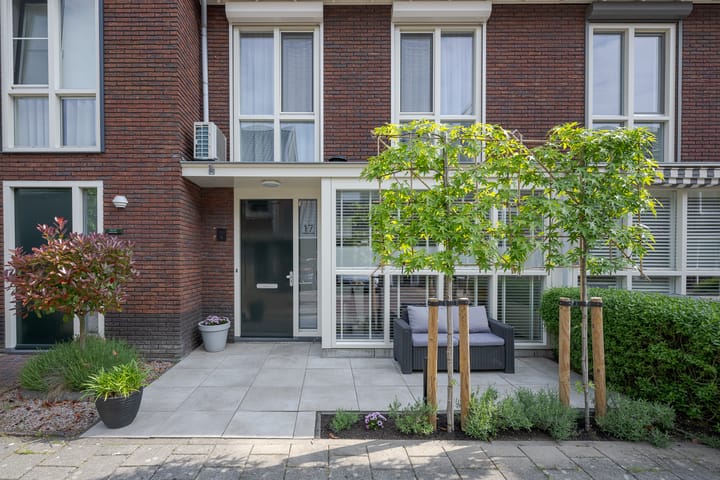 Tussenwoning te koop: Rechtsbuitenstraat 17, Kudelstaart
