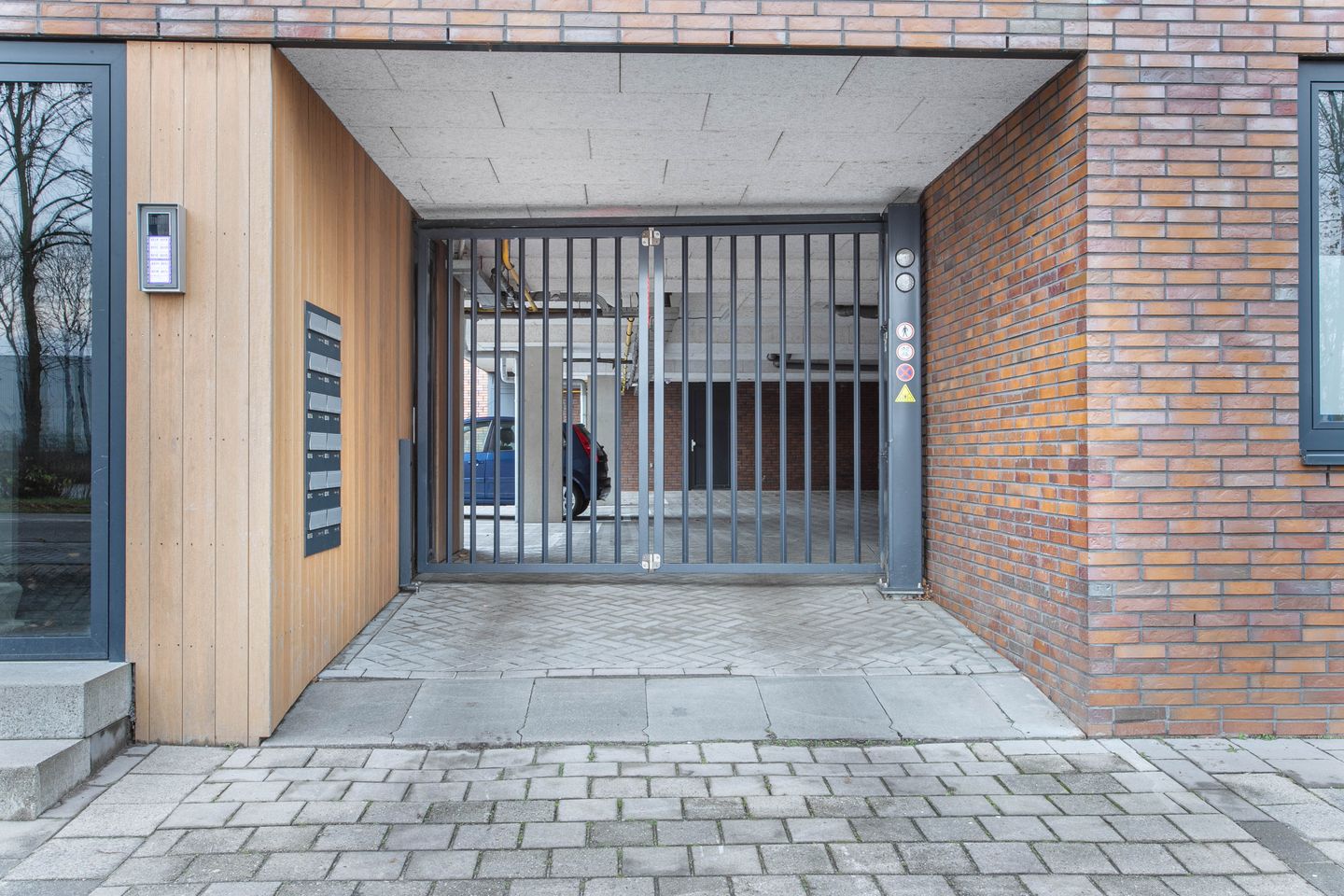Light and Comfortable Apartment with Canal View in Green Utrecht — 19