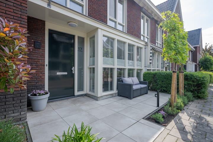 Tussenwoning te koop: Rechtsbuitenstraat 17, Kudelstaart