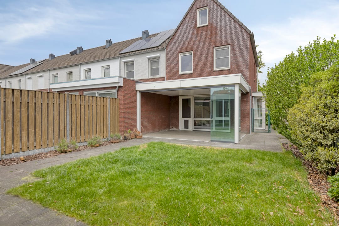 Modern corner home with energy label A and south-facing garden in Bergeijk — 32