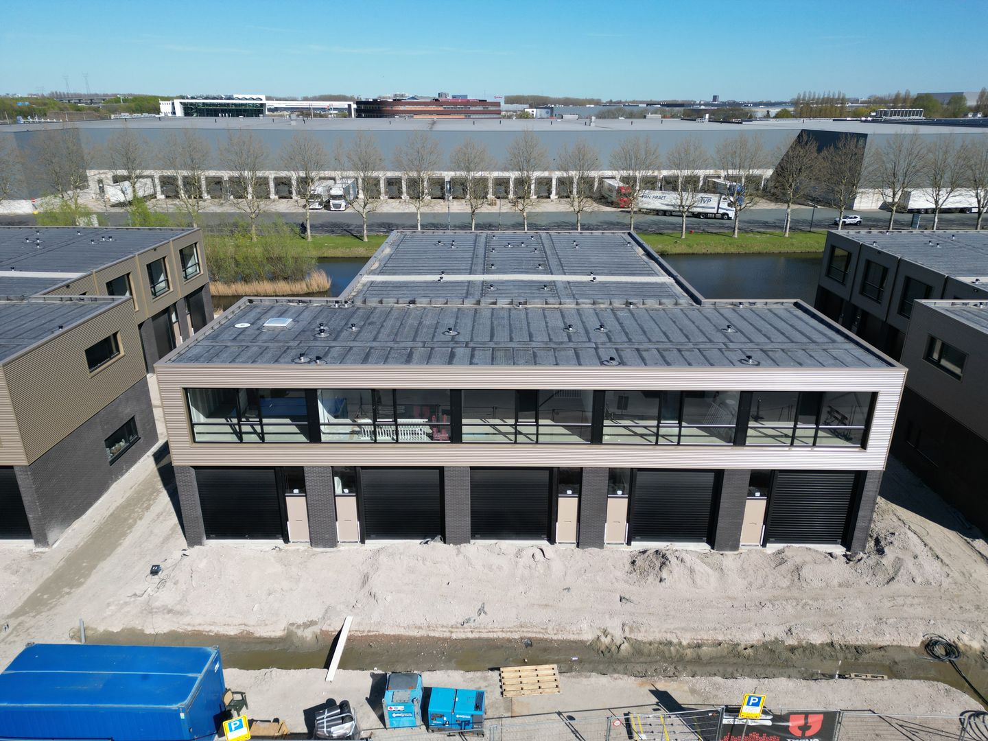 Bekijk foto 2 van Oosteinde 5-b8