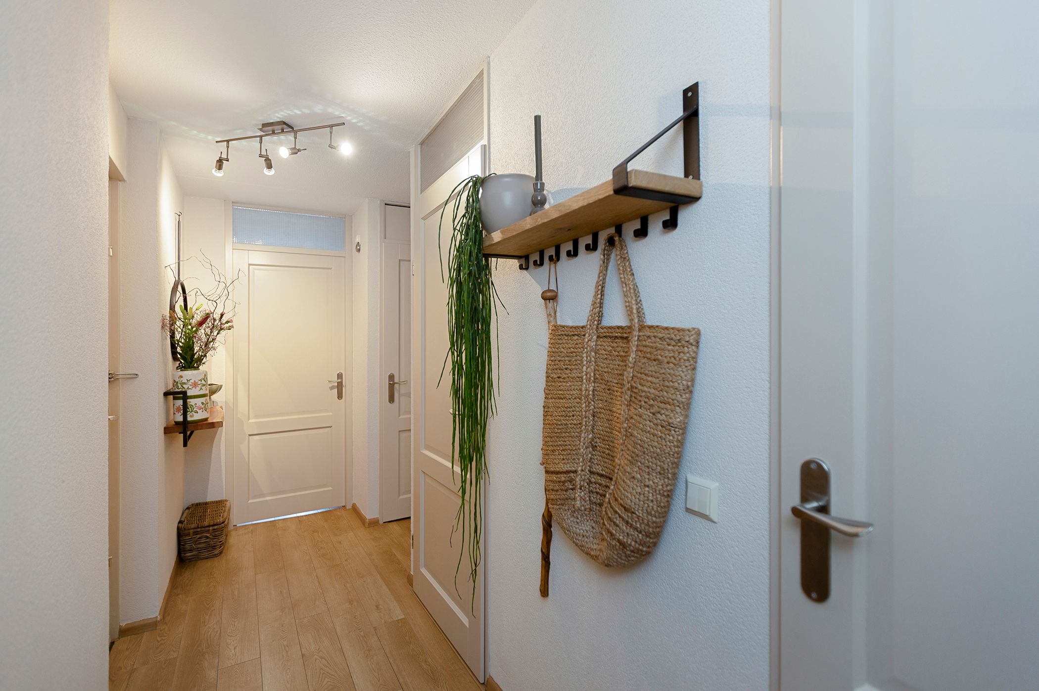 Photo 9 of Schoutstraat 13